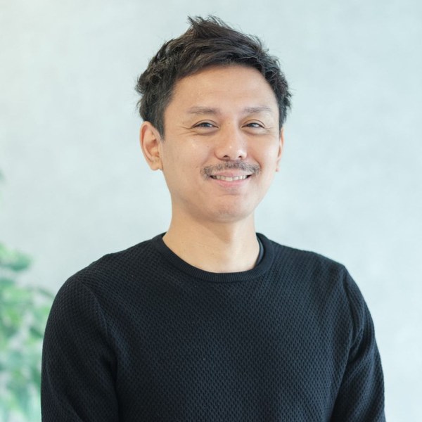 朝倉 孝修 氏